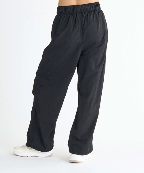 ROXY（ロキシー）の「WIGGLE JIGGLE/ロキシーナイロンパラシュートパンツ（その他パンツ・レディース・ブラック/ベージュ/オレンジ・SMALL/MEDIUM/LARGE）」の9枚目の写真