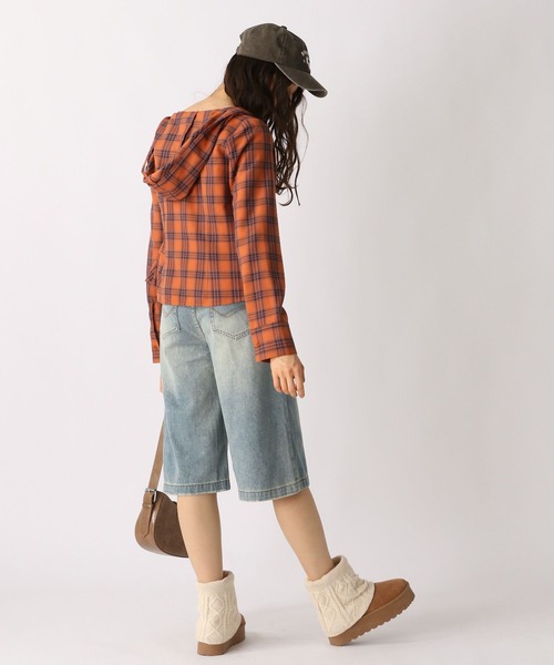 FOREVER 21（フォーエバー トゥエンティーワン）の「【2025SS】チェックフーディコンパクトシャツ（シャツ/ブラウス・レディース・ブラック/ブルー/オレンジ・FREE）」の6枚目の写真