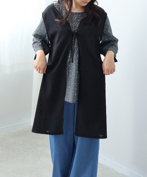 leswel(レスウェル)の「【L~5L 大きいサイズ】レーシージャガードロングジレ(ベスト・レディース・ブラック/クリーム・L/LL/3L/4L/5L)」の2枚目の写真