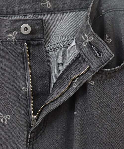 earth music&ecology（アースミュージックアンドエコロジー）の「リボンプリントデニムパンツ（デニムパンツ・レディース・ライトグレー/ライトインディゴブルー・S/M）」の15枚目の写真