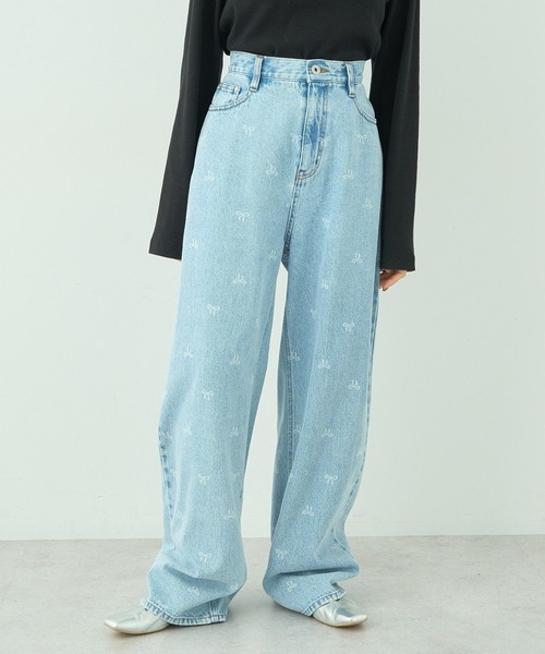 earth music&ecology（アースミュージックアンドエコロジー）の「リボンプリントデニムパンツ（デニムパンツ・レディース・ライトグレー/ライトインディゴブルー・S/M）」の10枚目の写真