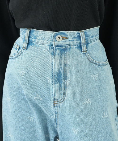 earth music&ecology（アースミュージックアンドエコロジー）の「リボンプリントデニムパンツ（デニムパンツ・レディース・ライトグレー/ライトインディゴブルー・S/M）」の13枚目の写真