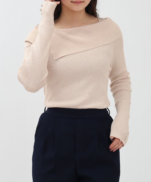 TRUDEA(トルディア)の「アシメオフショルラメニット(ニット/セーター・レディース・ベージュ/ライトグレー/ホワイト/ピンク・MEDIUM/LARGE)」の12枚目の写真