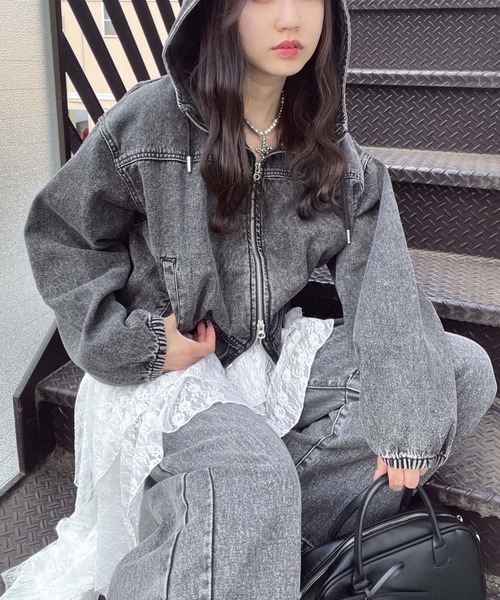 AS KNOW AS plus(アズノゥアズプラス)の「●アソートデザイン フード付きカジュアルブルゾン(デニム・フェイクレザー)(ブルゾン・レディース・ブラウン系その他/ブラック系その他/ブラック系/ブルー系/ベージュ系その他・FREE)」の2枚目の写真