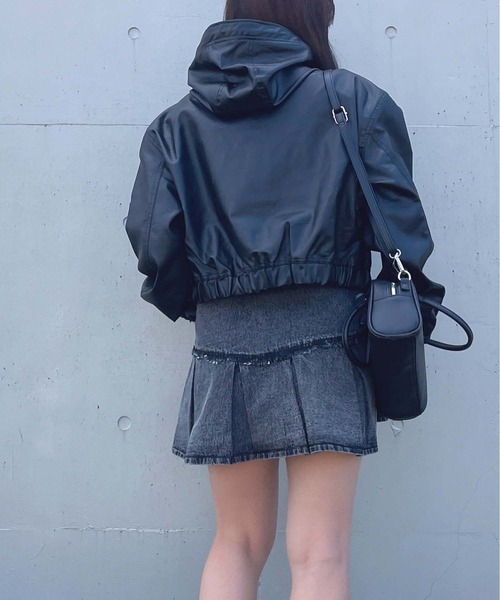 AS KNOW AS plus(アズノゥアズプラス)の「●アソートデザイン フード付きカジュアルブルゾン(デニム・フェイクレザー)(ブルゾン・レディース・ブラウン系その他/ブラック系その他/ブラック系/ブルー系/ベージュ系その他・FREE)」の20枚目の写真