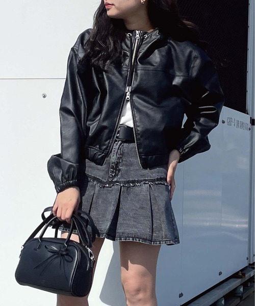 AS KNOW AS plus(アズノゥアズプラス)の「●アソートデザイン フード付きカジュアルブルゾン(デニム・フェイクレザー)(ブルゾン・レディース・ブラウン系その他/ブラック系その他/ブラック系/ブルー系/ベージュ系その他・FREE)」の17枚目の写真