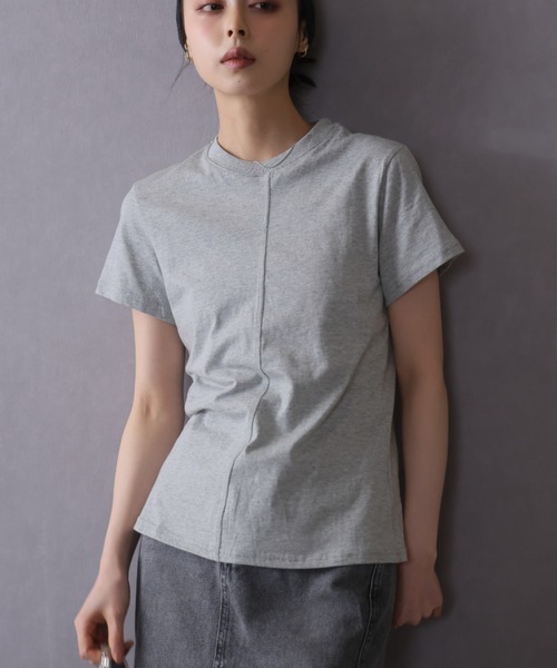 Ulysses(ユリシス)の「センターシームデザインTシャツ(Tシャツ/カットソー・レディース・ホワイト/ブラック/グレー・F)」の1枚目の写真