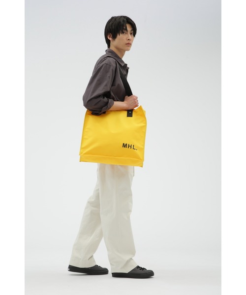 MHL.（エムエイチエル）の「ADJUSTABLE STRAP TOTE（トートバッグ・レディース・ネイビー/イエロー・FREE）」の7枚目の写真