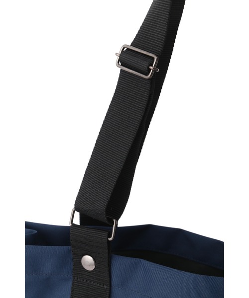 MHL.（エムエイチエル）の「ADJUSTABLE STRAP TOTE（トートバッグ・レディース・ネイビー/イエロー・FREE）」の15枚目の写真