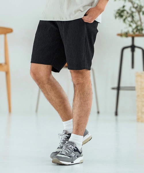 Magine(マージン)の「mp13472-Textured Jacquard Fabric Short Pants ショートパンツ(その他パンツ・メンズ・ブラック/ホワイト/チャコール・44/46/48)」の1枚目の写真