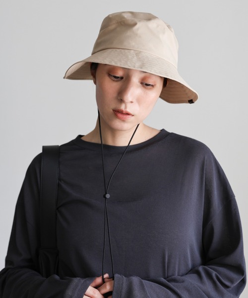 select MOCA(セレクトモカ)の「ストラップ付き撥水2WAYワイドブリムハット(ハット・レディース・ベージュ/カーキ/ブラック・FREE)」の16枚目の写真