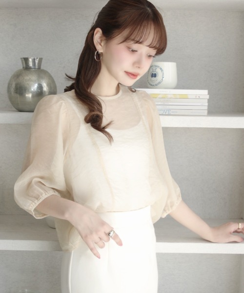 Eclat one(エクラワン)の「【Eclat one】オーガンジーシアーボリュームスリーブブラウス(シャツ/ブラウス・レディース・オフホワイト/ブラック/ベージュ・FREE)」の5枚目の写真