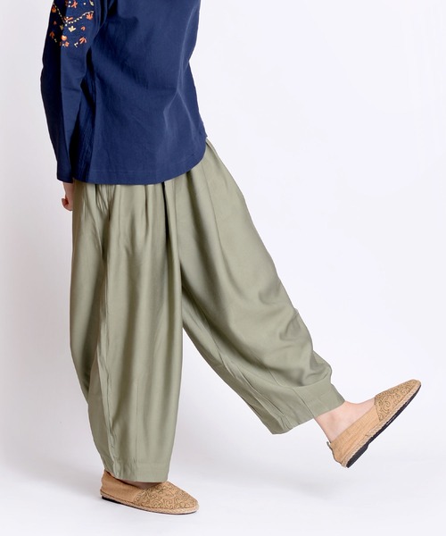 MARAI(マーライ)の「テーパードチノパンツ サルエルパンツ ゆったり(チノパンツ・レディース・ブラック/カーキ/ピンク/グレー/ベージュ・FREE)」の4枚目の写真