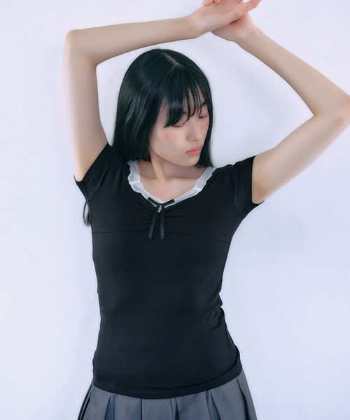 FCMM（エフシーエムエム）の「【日本限定】SHIRRING S/S TEE / シャーリングショートスリーブT（Tシャツ/カットソー・レディース・グレー/ブラック・SMALL/MEDIUM）」の5枚目の写真