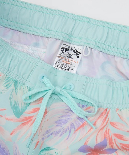 BILLABONG GIRL(ビラボンガール)の「BILLABONG レディース SHADOW TROPIC SHORT BOARDSHORTS ボードショーツ 【2025年春夏モデル】/ビラボンウエストゴムUVケア花柄サーフトランクス・ボードショーツ(水着)(水着・レディース・ブルー/マルチ・MEDIUM/LARGE/SMALL)」の17枚目の写真