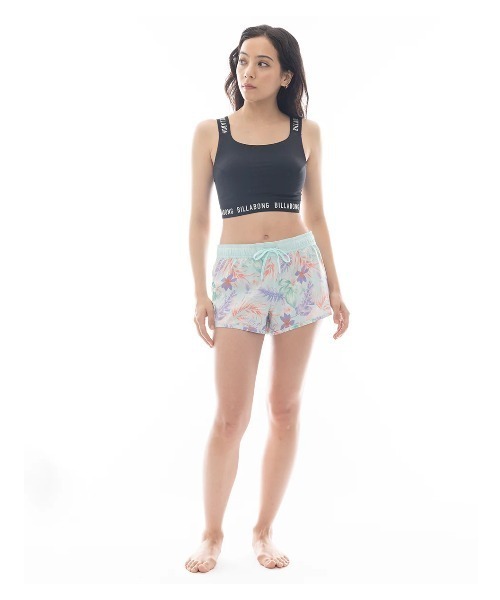BILLABONG GIRL(ビラボンガール)の「BILLABONG レディース SHADOW TROPIC SHORT BOARDSHORTS ボードショーツ 【2025年春夏モデル】/ビラボンウエストゴムUVケア花柄サーフトランクス・ボードショーツ(水着)(水着・レディース・ブルー/マルチ・MEDIUM/LARGE/SMALL)」の18枚目の写真