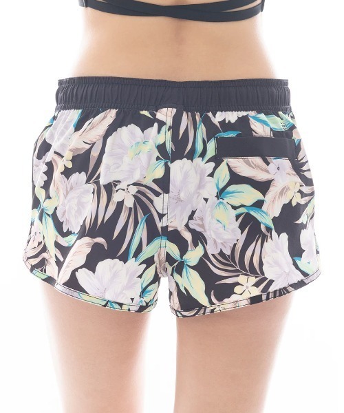 BILLABONG GIRL(ビラボンガール)の「BILLABONG レディース SHADOW TROPIC SHORT BOARDSHORTS ボードショーツ 【2025年春夏モデル】/ビラボンウエストゴムUVケア花柄サーフトランクス・ボードショーツ(水着)(水着・レディース・ブルー/マルチ・MEDIUM/LARGE/SMALL)」の19枚目の写真