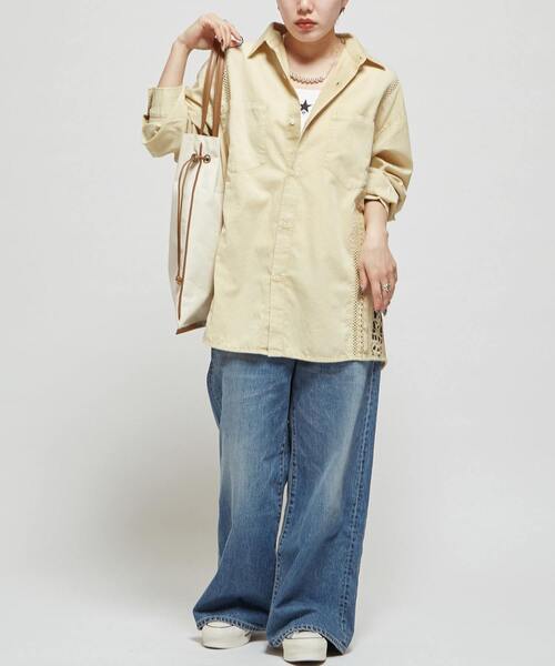 CONVERSE TOKYO(コンバーストウキョウ)の「【STAR★LACE】ACID WASHING LACE DOCKING OVER SHIRT(シャツ/ブラウス・レディース・イエロー/ブラック/サックスブルー・FREE)」の6枚目の写真