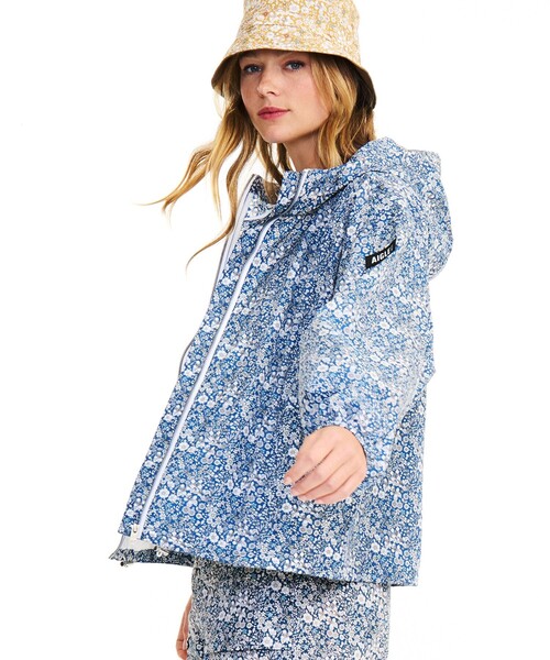 AIGLE（エーグル）の「撥水リバティプリントフーデッドジャケット（ナイロンジャケット・レディース・ブルー/ベージュ・34/38/36/40）」の9枚目の写真