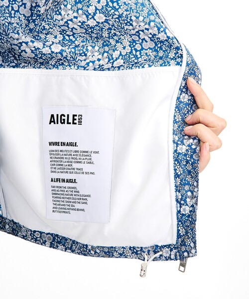 AIGLE（エーグル）の「撥水リバティプリントフーデッドジャケット（ナイロンジャケット・レディース・ブルー/ベージュ・34/38/36/40）」の5枚目の写真