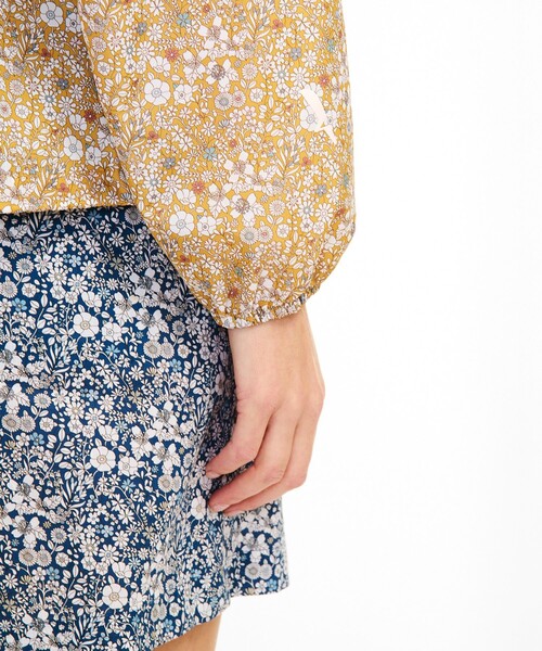 AIGLE（エーグル）の「撥水リバティプリントフーデッドジャケット（ナイロンジャケット・レディース・ブルー/ベージュ・34/38/36/40）」の19枚目の写真