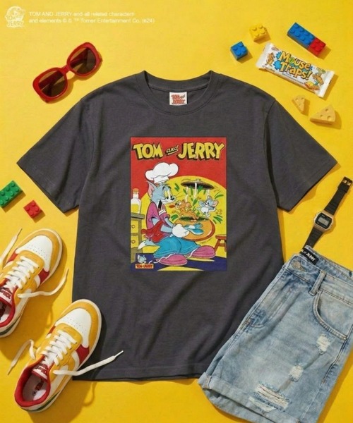 Tom&Jerry(トムアンドジェリー)の「【Tom&Jerry/トムとジェリー】""Memorable Scene RED"" T-Shirt"半袖プリントTシャツ ビックシルエット ピグメント加工 ヴィンテージライク(Tシャツ/カットソー・メンズ・ホワイト/チャコールグレー・MEDIUM/LARGE/X-LARGE)」の1枚目の写真