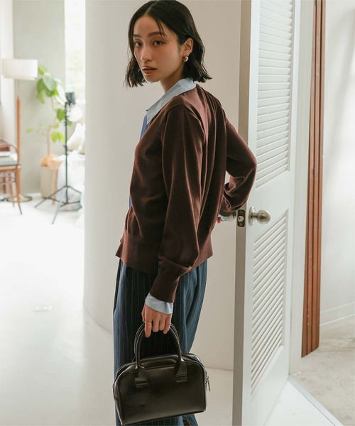 miette（ミエット）の「シャツレイヤード風カーディガン（カーディガン/ボレロ・レディース・グレー/イエロー/ネイビー/ブラウン/チャコール/ブラック/ブルー系その他/アイボリー・M/S）」の21枚目の写真