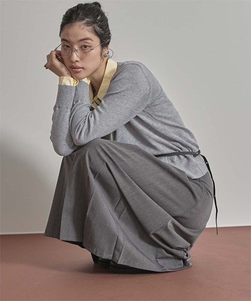 miette（ミエット）の「シャツレイヤード風カーディガン（カーディガン/ボレロ・レディース・グレー/イエロー/ネイビー/ブラウン/チャコール/ブラック/ブルー系その他/アイボリー・M/S）」の11枚目の写真