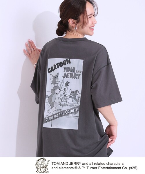Cutie Blonde（キューティーブロンド）の「【TOM and JERRY 別注】BIG T（Tシャツ/カットソー・レディース・チャコール/ブラック系1・00）」の2枚目の写真