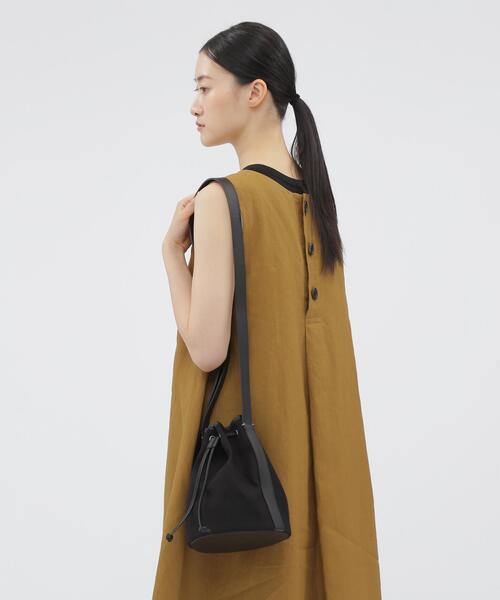 MARGARET HOWELL(マーガレットハウエル)の「NYLON CANVAS & SMOOTH LEATHER(トートバッグ・レディース・ブラック・FREE)」の2枚目の写真