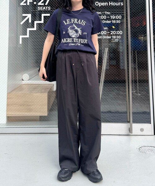 fredy emue（フレディエミュ）の「LemonコンパクトグラフィックTシャツ（Tシャツ/カットソー・レディース・ブラウン/ネイビー/オフホワイト・38）」の7枚目の写真