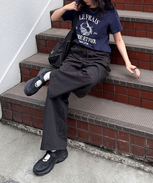 fredy emue（フレディエミュ）の「LemonコンパクトグラフィックTシャツ（Tシャツ/カットソー・レディース・ブラウン/ネイビー/オフホワイト・38）」の8枚目の写真