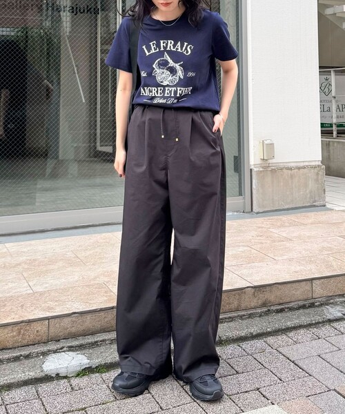 fredy emue（フレディエミュ）の「LemonコンパクトグラフィックTシャツ（Tシャツ/カットソー・レディース・ブラウン/ネイビー/オフホワイト・38）」の9枚目の写真