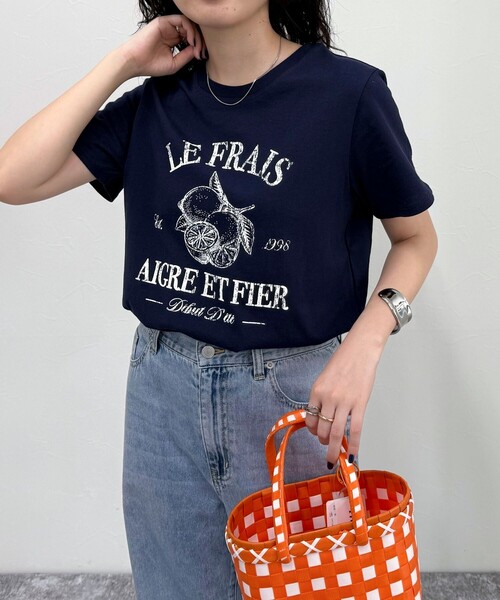 fredy emue（フレディエミュ）の「LemonコンパクトグラフィックTシャツ（Tシャツ/カットソー・レディース・ブラウン/ネイビー/オフホワイト・38）」の15枚目の写真