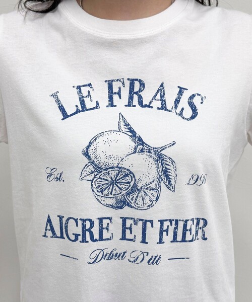 fredy emue（フレディエミュ）の「LemonコンパクトグラフィックTシャツ（Tシャツ/カットソー・レディース・ブラウン/ネイビー/オフホワイト・38）」の4枚目の写真