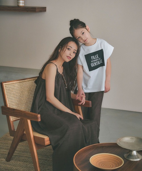 AJUGA.（アジュガ）の「【近藤千尋さんコラボ】フレンチスリーブT(AJUGA.x BAYFLOW)(KIDS)（Tシャツ/カットソー・キッズ・チャコール/オフホワイト/イエロー・150cm/130cm/110cm）」の19枚目の写真