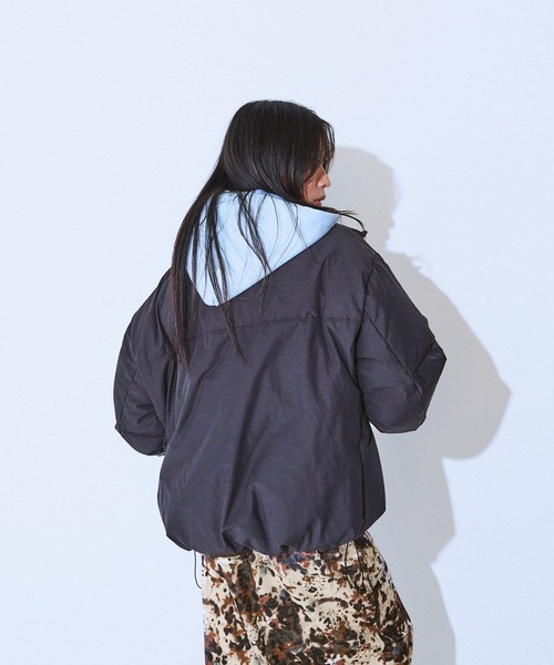 JEANASIS（ジーナシス）の「リバーシブルボリュームスタンドパファーコート/572634（ブルゾン・レディース・ブラック/ブラウン系その他/オフホワイト/ベージュ・FREE）」の18枚目の写真