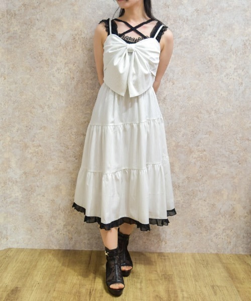 axes femme(アクシーズファム)の「ビッグリボンティアードワンピース(ワンピース・レディース・ブルー/ブラック/ホワイト/インディゴブルー/ミント/ワイン・FREE)」の2枚目の写真