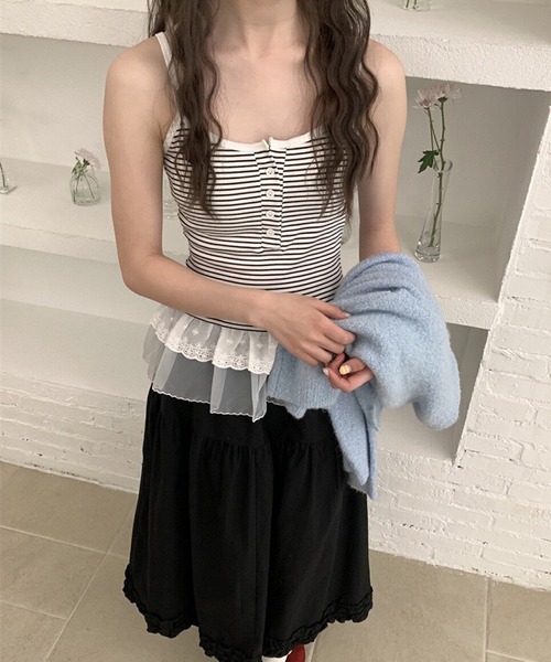HALEY PESCA(ヘーリーペスカ)の「HALEY PESCA/カップ付き ボーダー柄 裾フリルヘンリーキャミソール(キャミソール・レディース・ホワイト/ブラック・FREE)」の3枚目の写真