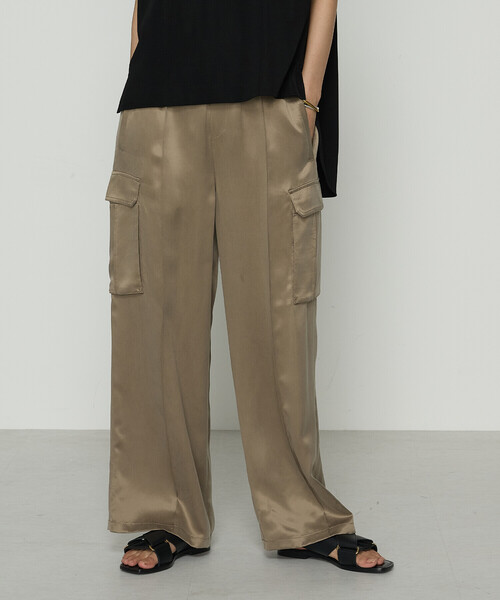 K.T KIYOKO TAKASE（キヨコタカセ）の「キュプラツイル サテンツイルワイドカーゴパンツ（その他パンツ・レディース・ネイビー/ベージュ/カーキ・9号/7号）」の19枚目の写真