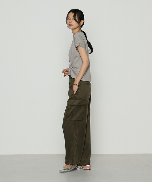 K.T KIYOKO TAKASE（キヨコタカセ）の「キュプラツイル サテンツイルワイドカーゴパンツ（その他パンツ・レディース・ネイビー/ベージュ/カーキ・9号/7号）」の21枚目の写真