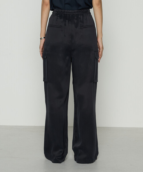 K.T KIYOKO TAKASE（キヨコタカセ）の「キュプラツイル サテンツイルワイドカーゴパンツ（その他パンツ・レディース・ネイビー/ベージュ/カーキ・9号/7号）」の15枚目の写真