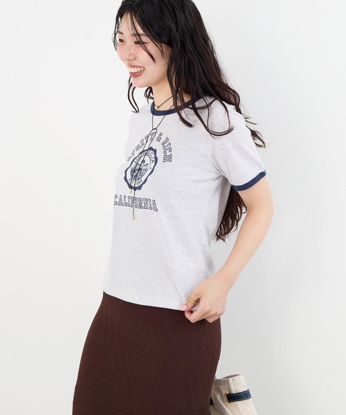 SPORTY&RICH（スポーティアンドリッチ）の「【SPORTY & RICH】"CALIFORNIA"ロゴプリント ラインソフトTシャツ（Tシャツ/カットソー・レディース・ライトグレー・S）」の8枚目の写真