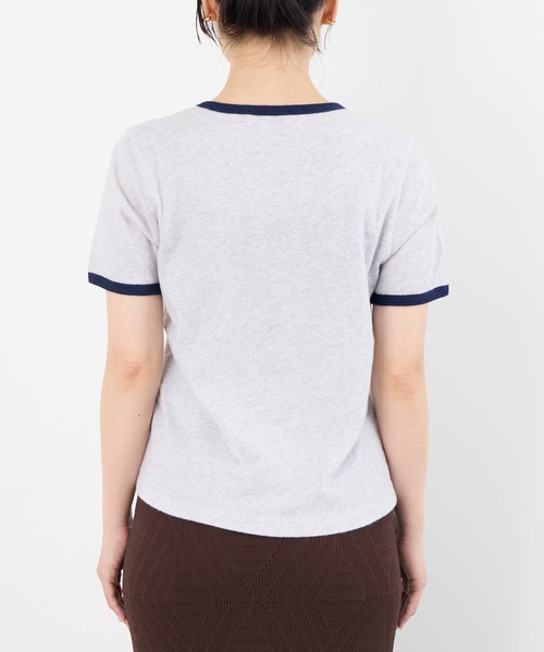 SPORTY&RICH（スポーティアンドリッチ）の「【SPORTY & RICH】"CALIFORNIA"ロゴプリント ラインソフトTシャツ（Tシャツ/カットソー・レディース・ライトグレー・S）」の4枚目の写真