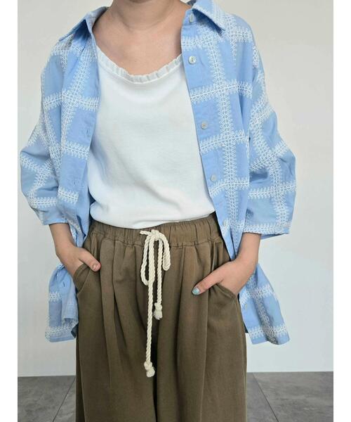 SM2（エスエムツー）の「スクエア刺繍袖タックシャツ（シャツ/ブラウス・レディース・サックスブルー/ブラック/オフホワイト/ブラウン・F）」の8枚目の写真