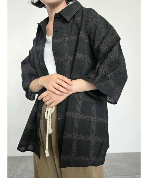 SM2（エスエムツー）の「スクエア刺繍袖タックシャツ（シャツ/ブラウス・レディース・サックスブルー/ブラック/オフホワイト/ブラウン・F）」の13枚目の写真