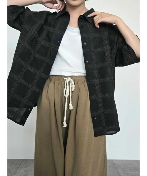 SM2（エスエムツー）の「スクエア刺繍袖タックシャツ（シャツ/ブラウス・レディース・サックスブルー/ブラック/オフホワイト/ブラウン・F）」の14枚目の写真