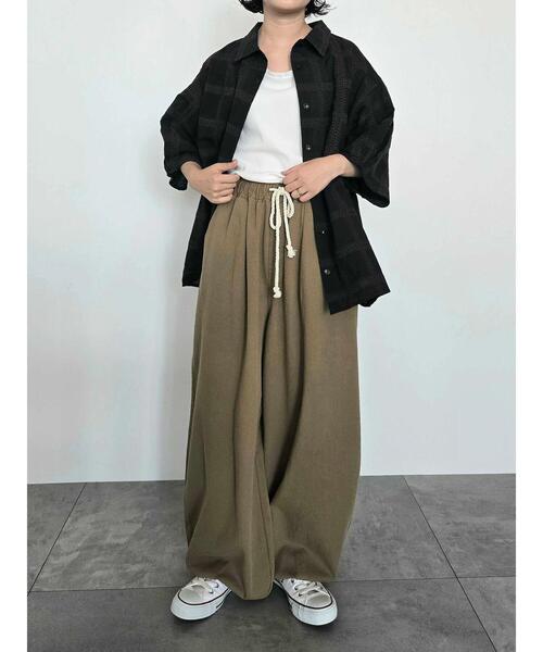 SM2（エスエムツー）の「スクエア刺繍袖タックシャツ（シャツ/ブラウス・レディース・サックスブルー/ブラック/オフホワイト/ブラウン・F）」の15枚目の写真