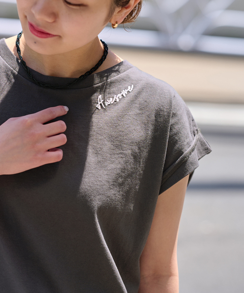 JOURNAL STANDARD relume（ジャーナルスタンダード　レリューム）の「《追加3》刺繍ロゴフレンチTEE（Tシャツ/カットソー・レディース・ホワイト系その他/ブラック系その他/ホワイト×ホワイト・FREE）」の2枚目の写真