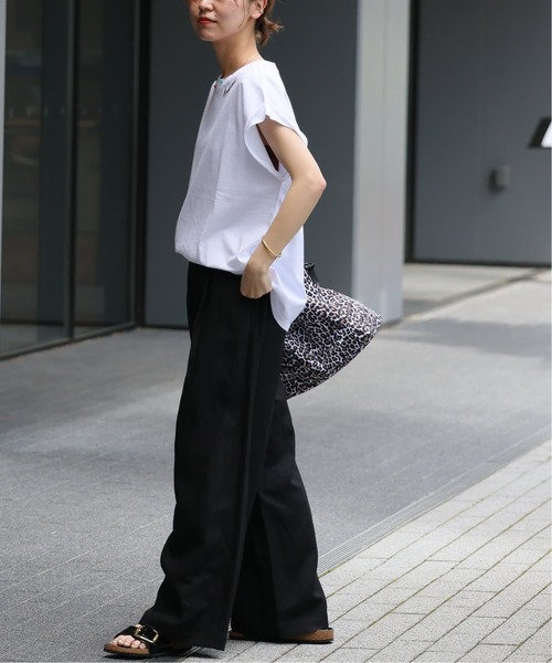 JOURNAL STANDARD relume（ジャーナルスタンダード　レリューム）の「《追加3》刺繍ロゴフレンチTEE（Tシャツ/カットソー・レディース・ホワイト系その他/ブラック系その他/ホワイト×ホワイト・FREE）」の4枚目の写真